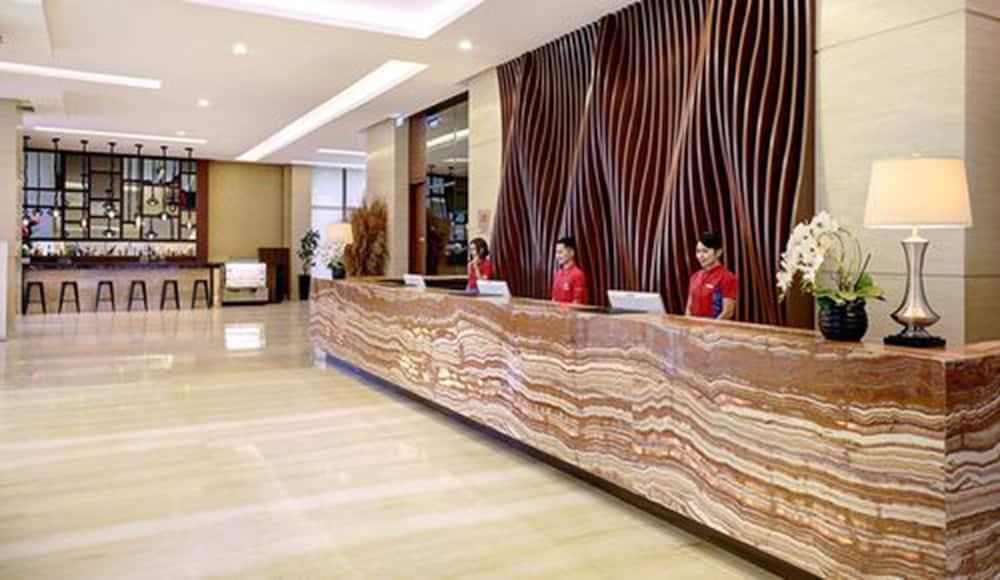 Swiss-Belhotel Sorong Esterno foto